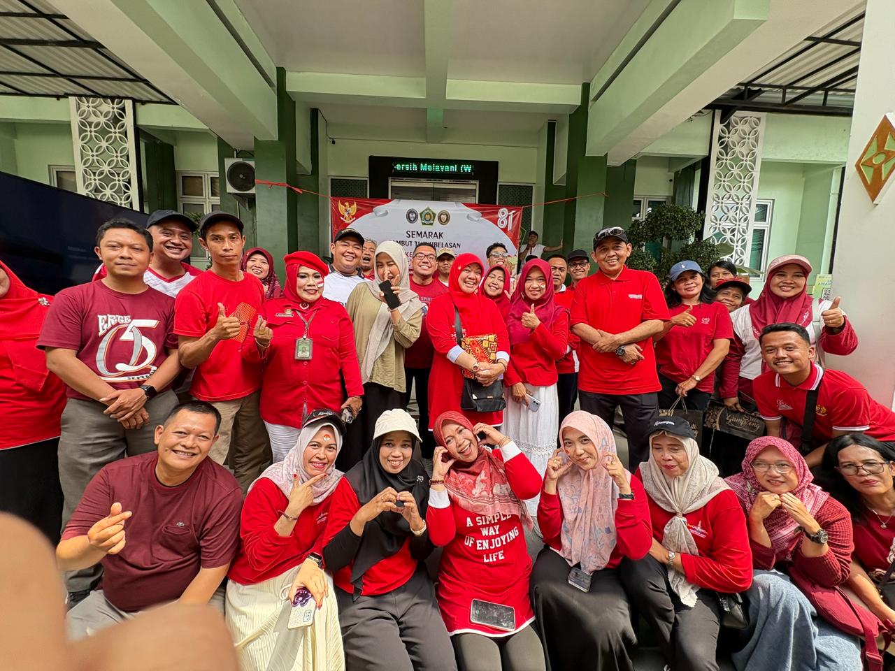 Perkuat Kebersamaan, Kankemenag Kota Yogyakarta Tutup Semarak Tujuhbelasan dengan Jalan Sehat